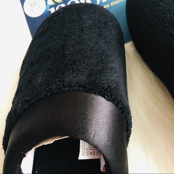 NWT Isotoner Women’s Microterry Clog Slippers, Black - Picture 3 of 6